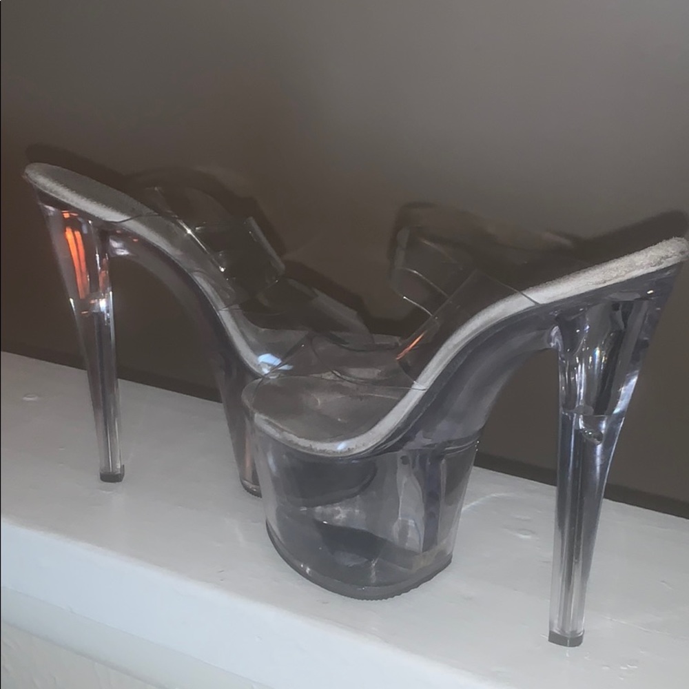 Pleasure 6 in stilettos